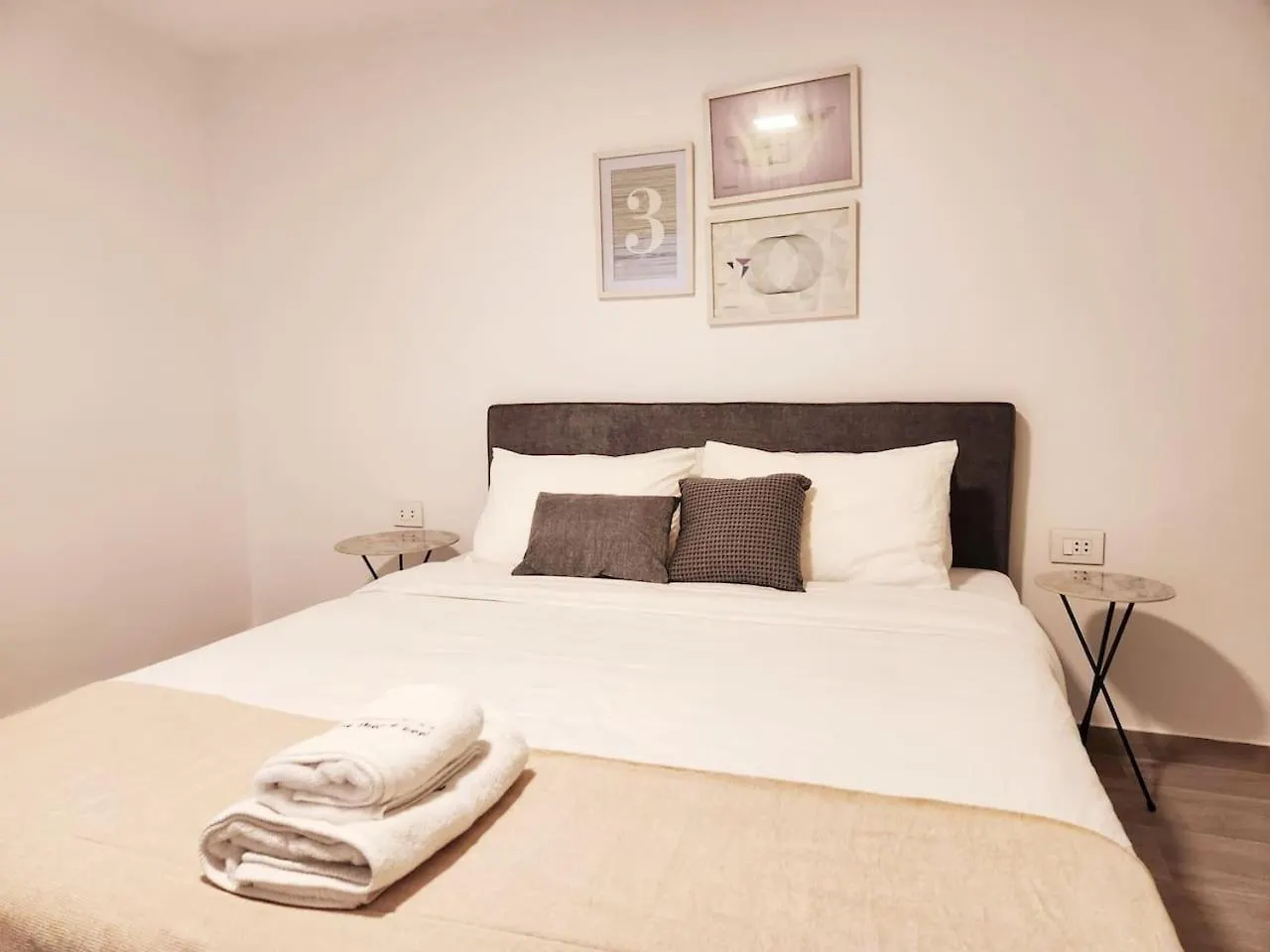 The 7Th Haven - 1 Bedroom Apartment Gemayze Beiroet 0*,  Libanon