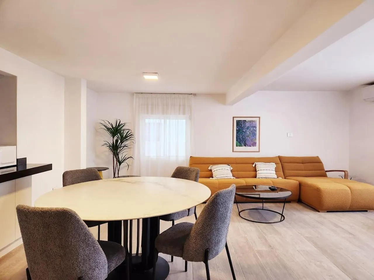 The 7Th Haven - 1 Bedroom Apartment Gemayze Beiroet